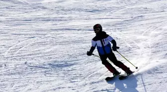 Bitlis'te Alp Disiplini İl Birinciliği Kayak Yarışları yapıldı