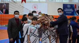 Ortaokullar arası voleybol turnuvası sona erdi