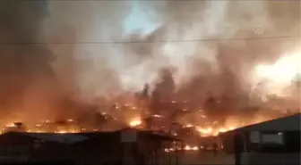 COX'S BAZAR - Bangladeş'te Arakanlı Müslümanların yaşadığı kampta yangın çıktı