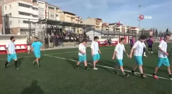 Özel gereksinimli çocuklar ilk defa bir futbol maçına çıktılar