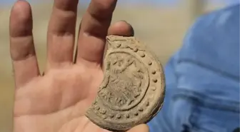 Dara Antik Kenti'nde Aziz Menas'ın figürü olan 1400 yıllık ampulla bulundu