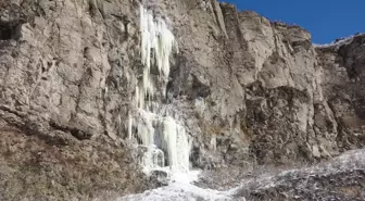 Donan şelale Pamukkale'yi andırdı