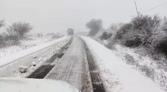 Marmara Adası'nda kar etkili oluyor