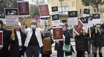 Beyrut'taki Fransız Büyükelçiliği önünde yolsuzluk protestosu