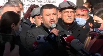 CHP'li Ağbaba, EYT'lilerle birlikte basın açıklaması yaptı