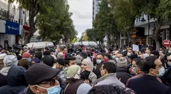 Son dakika! Tunus'ta devrimin yıl dönümünde Said'in kararlarının protesto edildiği eyleme müdahale