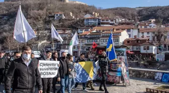 Kosova'da Bosna Hersek'e destek yürüyüşü düzenlendi