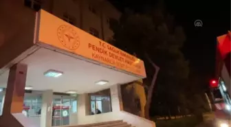 Pendik'te park halindeki polis aracı yandı