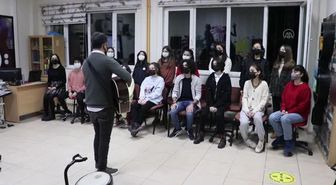 BİLSEM'li öğrenciler 14 dilde seslendirdikleri şarkılarla barış mesajı verdi
