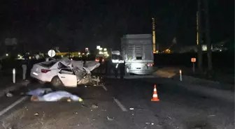 Otomobil ve tır çarpıştı: 2 kişi hayatını kaybetti, 1 kişi yaralandı