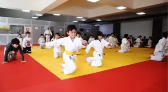 Ankara Etimesgut Belediyesi'nden judoya büyük destek