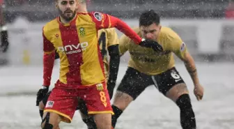 Gaziantep FK-Yeni Malatyaspor karşılaşması kar yağışı nedeniyle tatil edildi