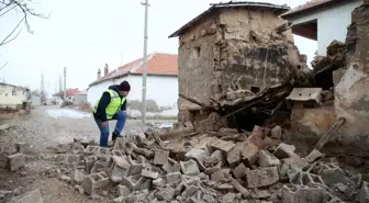 Kayseri'deki depremin hasar tespit çalışmaları sürüyor