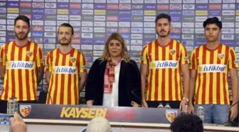 Kayserispor, yeni transferleri için imza töreni düzenledi