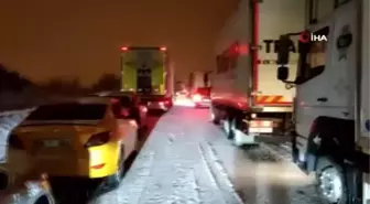 Bolu kara teslim oldu, araçlar yollarda kaldı