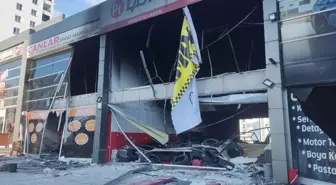 Son dakika: Oto lastikçideki patlamanın şiddeti gün ağarınca ortaya çıktı