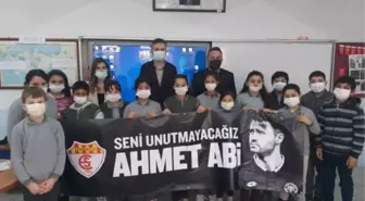 Edirnespor, Ahmet Çalık anısına öğrencilere çikolata dağıttı