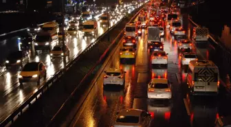 Yağış sonucu trafik yoğunluğu yüzde 90'a çıktı (2)