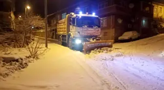 Bağcılar'da gece-gündüz kar mesaisi