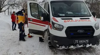 Son dakika haberi... Batman'da Kovid-19 hastası, yolu kapanan köyden hastaneye ulaştırıldı