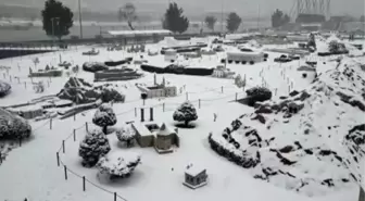 Kar yağışı aralıklarla devam ediyor - Miniatürk