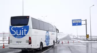 Kar yağışı ve tipi nedeniyle Kayseri-Malatya kara yolu ulaşıma kapandı