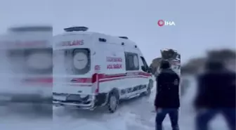 Nevşehir'de hasta almaya giden ambulans kara saplandı