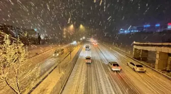 Bursa-İzmir kara yolunda kar etkili oluyor