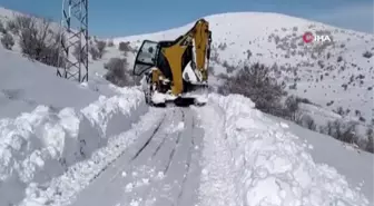 Gercüş'te tipide yolu kapanan köylerdeki hastaların imdadına yardım ekipleri koşuyor