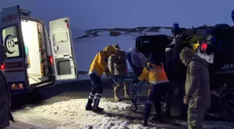 Yolda kalan vatandaşın yardım çağrısına jandarma ekipleri yetişti