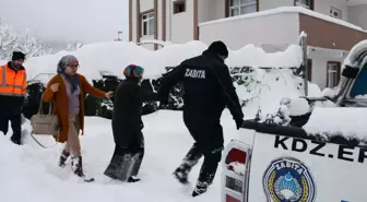 Zonguldak'ta 30 hasta belediyenin yardımıyla hastaneye ulaştırıldı