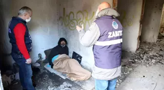 Antalya'da metruk binada kalan vatandaşlara sıcak ortam