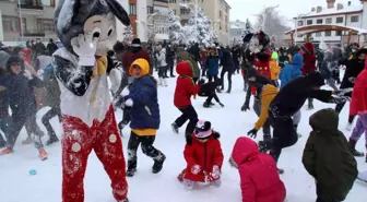 Akşehirli çocuklar karın tadını çıkardı