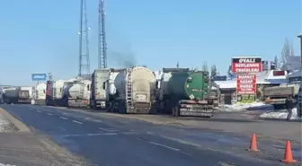 Vali Şahin: İstanbul istikametine gidecek TIR ve kamyonları tesislerde misafir etmeye devam ediyoruz