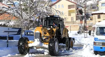 Antalya'nın Akseki ilçesinde 37 mahalle yolu kar sebebiyle kapalı