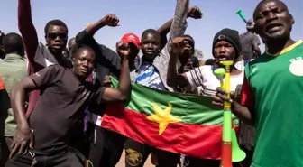 Burkina Faso'da darbe: Askerler neden Cumhurbaşkanı Kabore'yi devirdi?