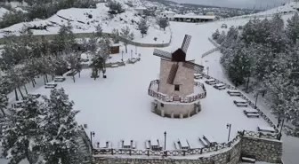 Gölhisar Park Orman Millet Bahçesi beyaz örtüyle kaplandı