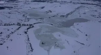 KASTAMONU - Kulaksızlar Barajı'nın yüzeyi buz tuttu