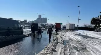 Son Dakika! İstanbul Valisi Yerlikaya'dan önemli çağrı: Yol kenarına terk edilen araçlarınızı alın yoksa ekipler çekecek