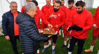 Başkan Akkaya'dan Akşehirspor'a tatlı ikramı