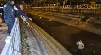 Bekçilerden kaçarak su kanalına girdi, yakalanacağını anlayınca intihar girişiminde bulundu