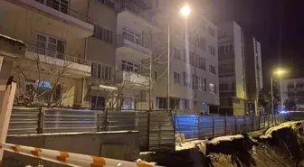 Toprak kayması iki apartmanı boşalttırdı