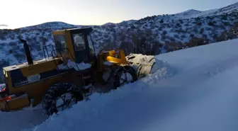 Kar nedeniyle mezrada mahsur kalan çobanlar kurtarıldı