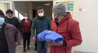 Karnında ölen bebeği için ameliyatlı halde mezarlığa geldi, gözyaşları sel oldu