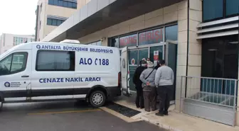 Son dakika... Otomobilde av tüfeğiyle vurulan kişinin cenazesi ailesine teslim edildi