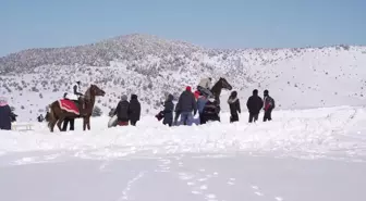 Beypazarı'nda kızak şenliği yapıldı