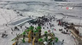Karda doğa yürüyüşü renkli anlara sahne oldu