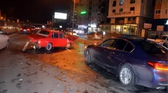 Son dakika haberleri: AVCILAR'DA KAZA; ÖN CAMDAN YOLA DÜŞEN KİŞİ YARALANDI