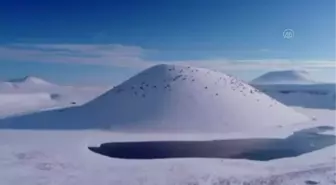 Meke Gölü kar yağışının ardından beyaza büründü