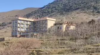 GÖKÇEADA SİT ALANINDAKİ MASİ OTEL'E YENİDEN YIKIM YOLU GÖRÜNDÜ